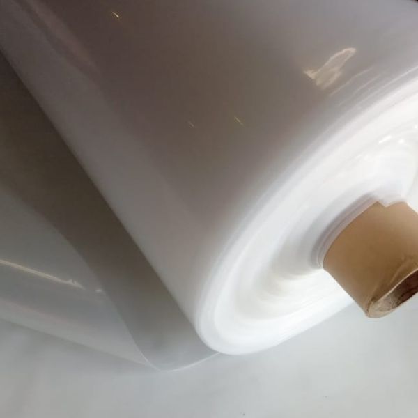 Detalhe da bobina de plástico para estufa